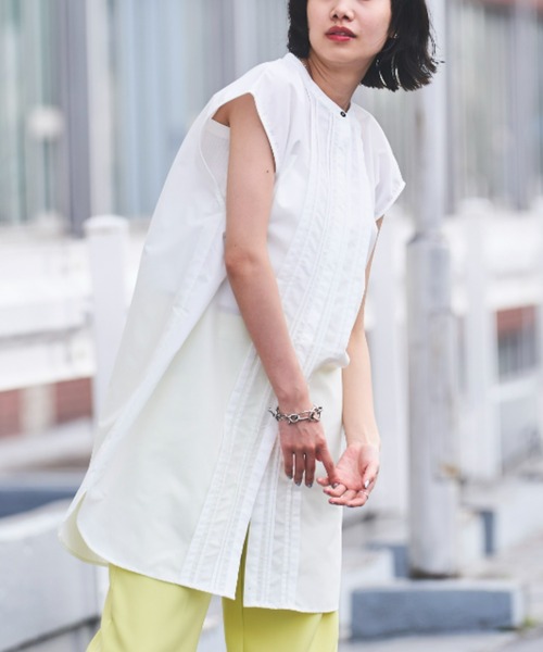 ホワイトコットンノースリーブチュニック コットン素材のティアードノースリーブトップス ホワイト 白