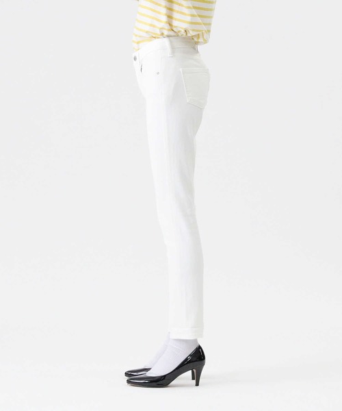 SOMETHING（サムシング）の「【SOMETHING】COOLテーパードホワイトパンツ / 吸水速乾（その他パンツ・レディース・ホワイト・27inch/29inch/28inch/26inch）」の10枚目の写真