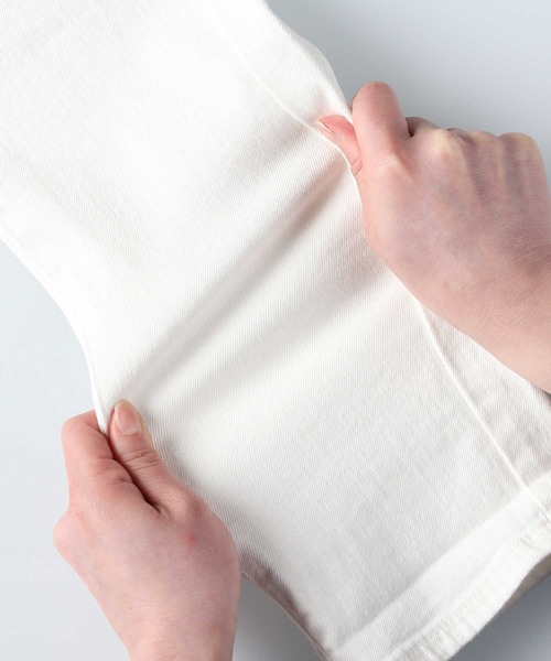 SOMETHING（サムシング）の「【SOMETHING】COOLテーパードホワイトパンツ / 吸水速乾（その他パンツ・レディース・ホワイト・27inch/29inch/28inch/26inch）」の17枚目の写真