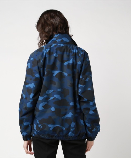A BATHING APE（アベイシングエイプ）の「COLOR CAMO TRACK JACKET L（ナイロンジャケット・レディース・ネイビー/レッド・SMALL/X-SMALL）」の3枚目の写真
