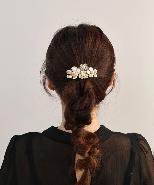✦ホリデーコレクション✦　ラピスラズリのヘアバレッタ セール】サクラモチーフ メタル ヘアピアス（バレッタ/ヘア