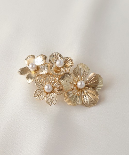 CEMONEMO（セモネモ）の「サクラモチーフ メタル ヘアピアス（バレッタ/ヘアクリップ・レディース・ゴールド/ゴールド系その他・FREE）」の9枚目の写真