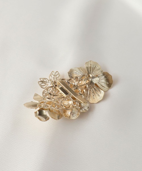 CEMONEMO（セモネモ）の「サクラモチーフ メタル ヘアピアス（バレッタ/ヘアクリップ・レディース・ゴールド/ゴールド系その他・FREE）」の10枚目の写真