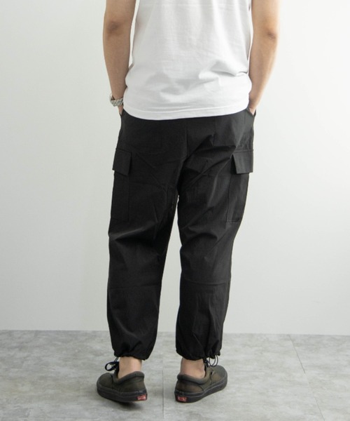 SKKONE(スコーネ)の「ナイロンストレッチ ワイドカーゴパンツ(カーゴパンツ・メンズ・ブラック/オリーブ・LL/M/L)」の3枚目の写真