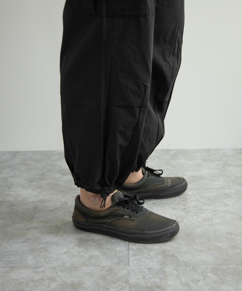 SKKONE(スコーネ)の「ナイロンストレッチ ワイドカーゴパンツ(カーゴパンツ・メンズ・ブラック/オリーブ・LL/M/L)」の18枚目の写真