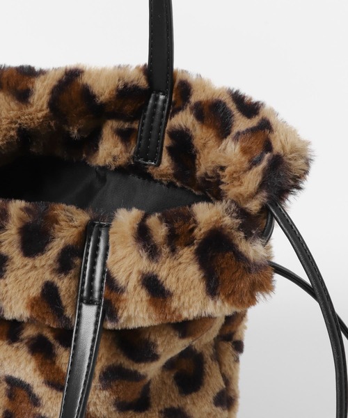 URBAN RESEARCH Sonny Label（アーバンリサーチサニーレーベル）の「リバーシブルボア巾着バッグ（ハンドバッグ・レディース・グレー/オフホワイト/アニマル・ONE）」の20枚目の写真