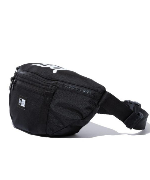 NEW ERA(ニューエラ)の「NEW ERA/ニューエラ ウエストバッグ 2L X-girl ミルズロゴ 12860525(ボディバッグ/ウエストポーチ・メンズ・ブラック×ブラック・FREE)」の7枚目の写真