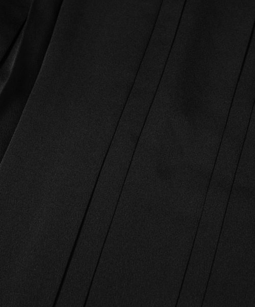 LOW CLASSIC（ロウ　クラシック）の「PLEATS MIDI SKIRT（スカート・レディース・グレー系その他/ブラック・M/S）」の6枚目の写真