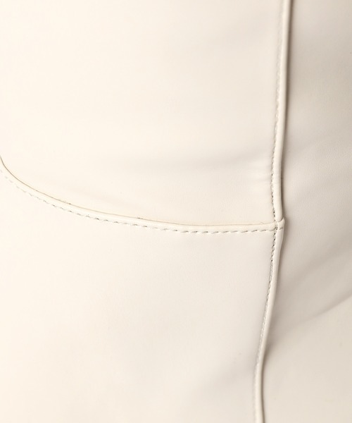 LOWRYS FARM（ローリーズファーム）の「厚底ロングブーツ　254939（ブーツ・レディース・ブラック/アイボリー・MEDIUM/LARGE）」の11枚目の写真