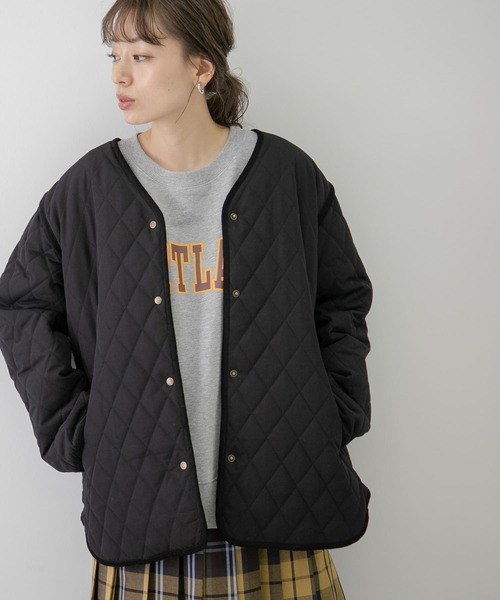 URBAN RESEARCH Sonny Label(アーバンリサーチサニーレーベル)の「ULTRA THERMOライナー付きミドルキルティングコート(ノーカラージャケット・レディース・カーキ/ベージュ/ブラック・FREE)」の2枚目の写真