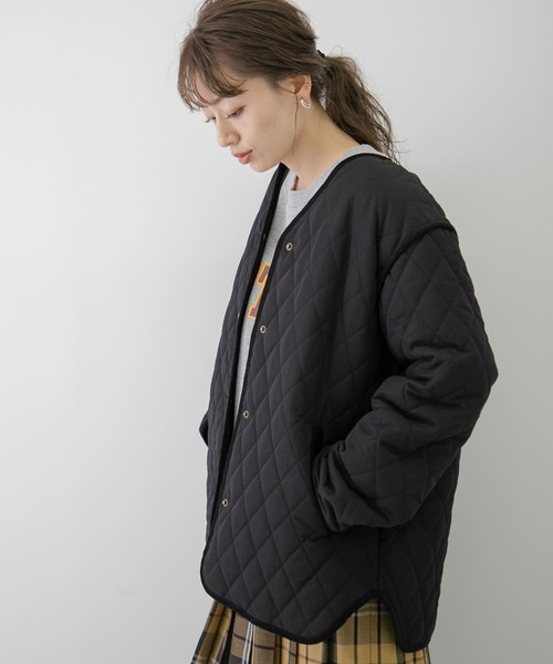 URBAN RESEARCH Sonny Label(アーバンリサーチサニーレーベル)の「ULTRA THERMOライナー付きミドルキルティングコート(ノーカラージャケット・レディース・カーキ/ベージュ/ブラック・FREE)」の11枚目の写真