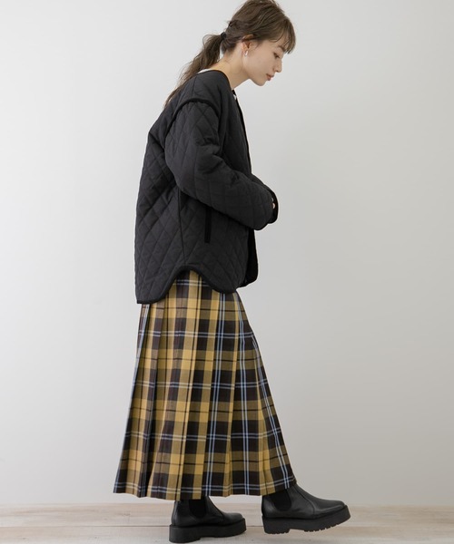 URBAN RESEARCH Sonny Label(アーバンリサーチサニーレーベル)の「ULTRA THERMOライナー付きミドルキルティングコート(ノーカラージャケット・レディース・カーキ/ベージュ/ブラック・FREE)」の15枚目の写真