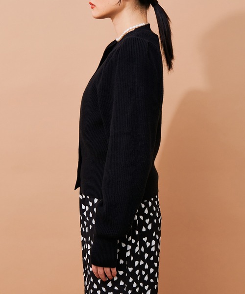 ADAM ET ROPE'(アダムエロペ)の「2WAYパワショルカーディガン(カーディガン/ボレロ・レディース・キナリ/ブラック/グリーン・FREE)」の4枚目の写真