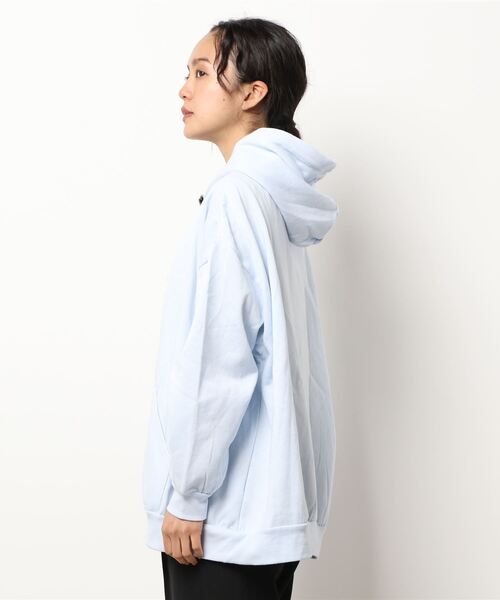 Samansa Mos2 blue（サマンサモスモスブルー）の「ロゴパーカー