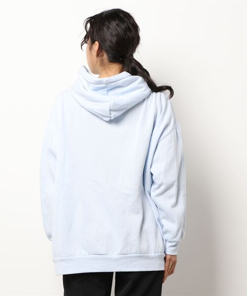 Samansa Mos2 blue（サマンサモスモスブルー）の「ロゴパーカー