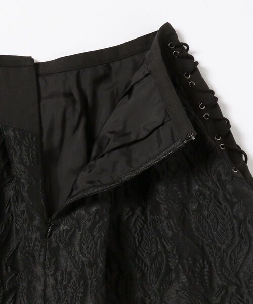 LOKITHO（ロキト）の「LOKITHO / ボタニカル エンボス スカート（スカート・レディース・ブラック・ONE SIZE）」の4枚目の写真