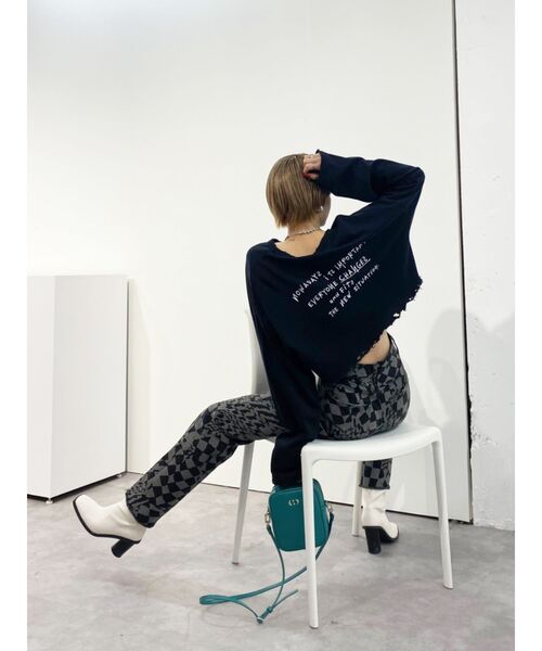 EMODA（エモダ）の「センタープレスフレアジーンズ（デニムパンツ・レディース・ホワイト/ブラック/その他・SMALL/MEDIUM/X-SMALL）」の5枚目の写真