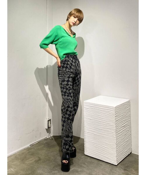 EMODA（エモダ）の「センタープレスフレアジーンズ（デニムパンツ・レディース・ホワイト/ブラック/その他・SMALL/MEDIUM/X-SMALL）」の13枚目の写真