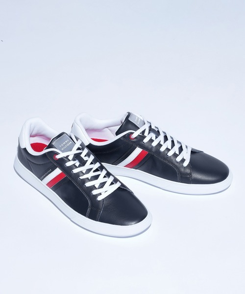 TOMMY HILFIGER（トミーヒルフィガー）の「レザーカップソールスニーカー（スニーカー・メンズ・ホワイト/ネイビー・26cm/26.5cm/27.5cm/28cm）」の2枚目の写真