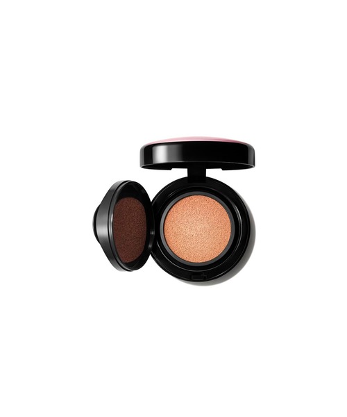 M・A・C(マック)の「【M・A・C /マック】ライトフル C3 クイック フィニッシュ クッション コンパクト SPF 50(ファンデーション・レディース・エクストラ ライト/エクストラ ライト ローズ/ライト プラス/ライト プラス ローズ/ミディアム プラス/ライト/ミディアム・FREE)」の4枚目の写真