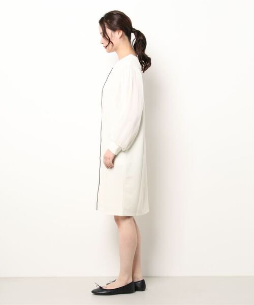 Thevon(ゼボン)の「袖チュールパイピングワンピース(チュニック・レディース・ブラック/アイボリー/グレイッシュベージュ・FREE)」の4枚目の写真