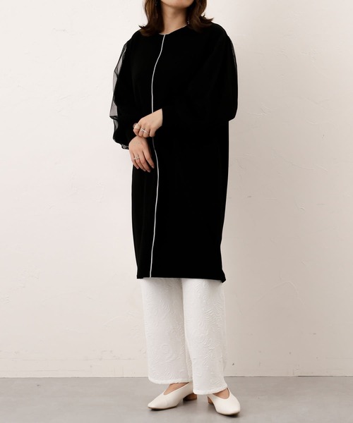 Thevon(ゼボン)の「袖チュールパイピングワンピース(チュニック・レディース・ブラック/アイボリー/グレイッシュベージュ・FREE)」の6枚目の写真