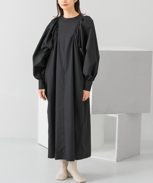 KBF（ケイビーエフ）の「ギャザーボリュームワンピース（ワンピース・レディース・オフホワイト/ベージュ/ブラック・ONE）」の2枚目の写真