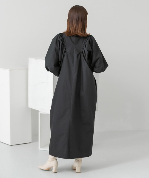 KBF（ケイビーエフ）の「ギャザーボリュームワンピース（ワンピース・レディース・オフホワイト/ベージュ/ブラック・ONE）」の19枚目の写真