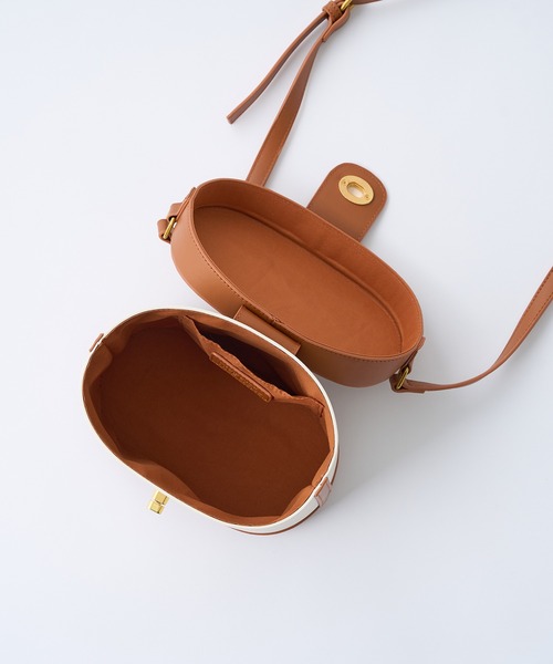 one after another NICE CLAUP(ワンアフターアナザーナイスクラップ)の「配色レザーバケツ型ショルダーバッグ(ショルダーバッグ・レディース・アイボリー・FREE)」の14枚目の写真