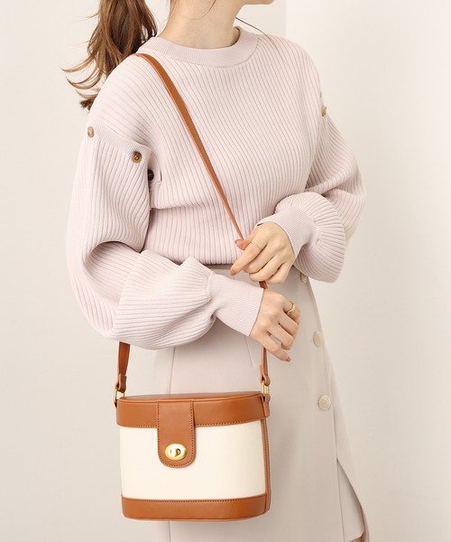 one after another NICE CLAUP(ワンアフターアナザーナイスクラップ)の「配色レザーバケツ型ショルダーバッグ(ショルダーバッグ・レディース・アイボリー・FREE)」の3枚目の写真