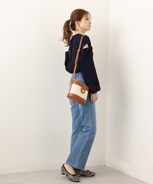 one after another NICE CLAUP(ワンアフターアナザーナイスクラップ)の「配色レザーバケツ型ショルダーバッグ(ショルダーバッグ・レディース・アイボリー・FREE)」の5枚目の写真