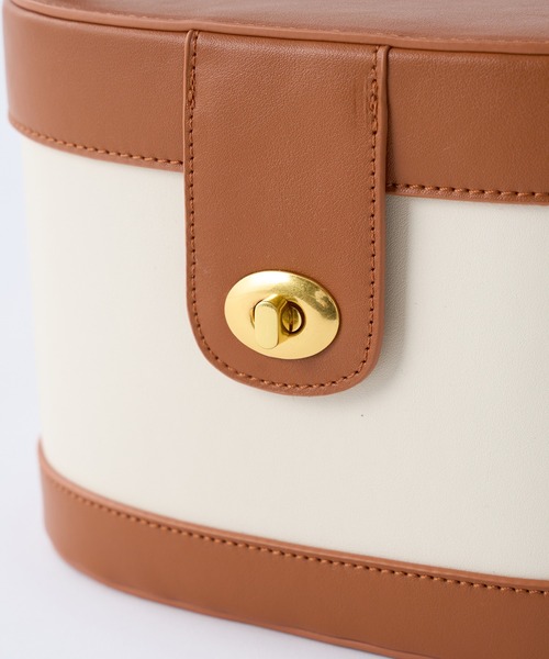 one after another NICE CLAUP(ワンアフターアナザーナイスクラップ)の「配色レザーバケツ型ショルダーバッグ(ショルダーバッグ・レディース・アイボリー・FREE)」の12枚目の写真