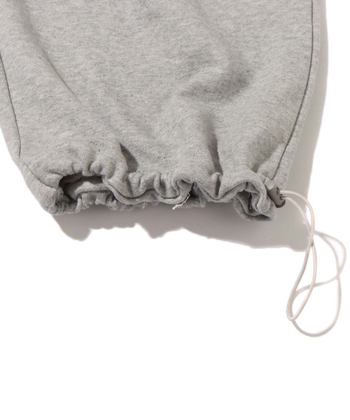 atmos pink(アトモスピンク)の「atmos pink 配色オーバーサイズスウェットパンツ(スウェットパンツ・レディース・ブラック/グレー/カーキ・FREE)」の17枚目の写真