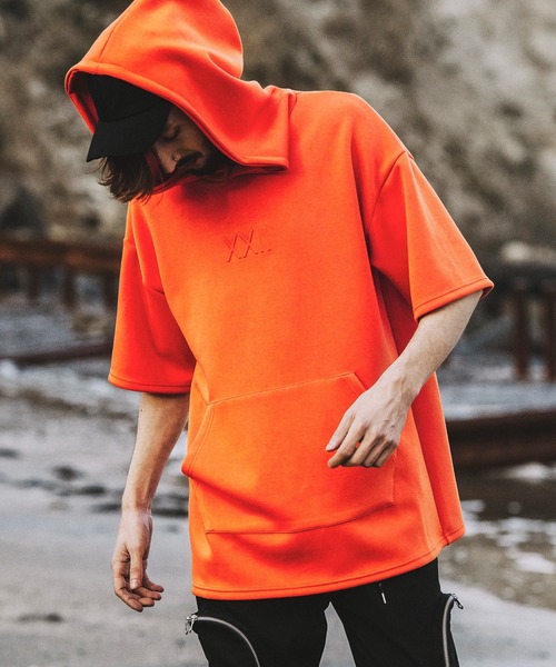 NO ID.（ノーアイディ）の「【NO ID.】Emboss Print Big Parka / ☆ エンボス プリント ビッグ パーカ（パーカー・メンズ・ブラック/ベージュ/カーキ/オレンジ・ONE SIZE）」の4枚目の写真