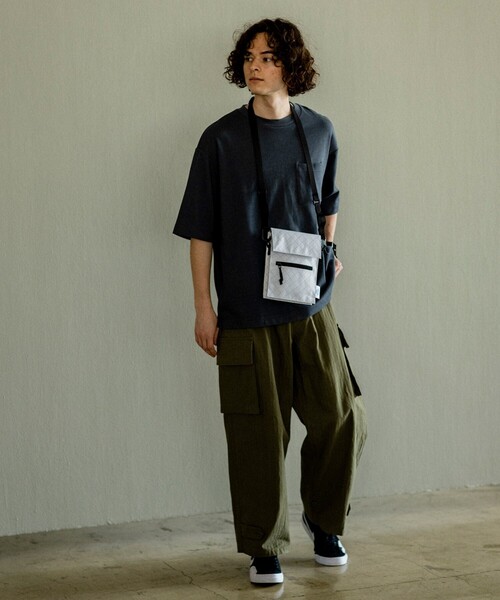 THE SHOP TK （ザ ショップ ティーケー ）の「◆【ひんやりサラサラ】エアドライTシャツ（Tシャツ/カットソー・メンズ・ライトベージュ/チャコールグレー/サックスブルー/オフホワイト/ライトグリーン/レモンイエロー・05/03/01/02/04）」の13枚目の写真