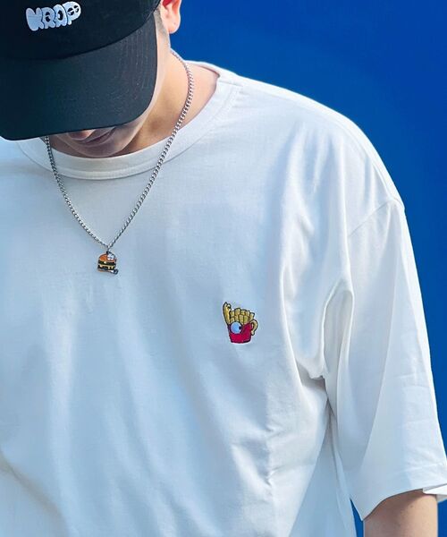 NAVAL(ナバル)の「【 NAVAL × KRAP 】ワンポイント刺繍 バック プリント Tシャツ 【WEB限定】(Tシャツ/カットソー・レディース・ホワイト/グリーン/その他1/その他2/その他3/その他4・MEDIUM/LARGE)」の2枚目の写真