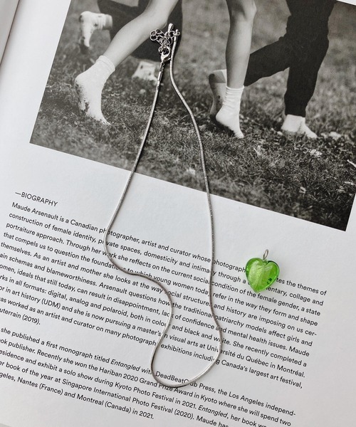 AS KNOW AS plus（アズノゥアズプラス）の「●ガラスハート スネークチェーンネックレス（ネックレス・レディース・ホワイト系その他/ブラウン系その他/グリーン系その他・FREE）」の19枚目の写真