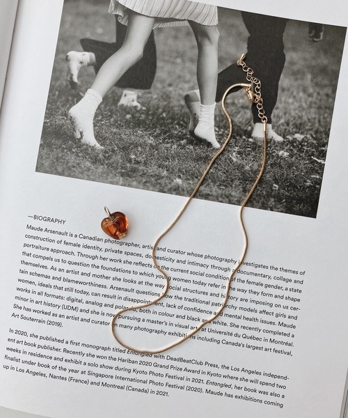 AS KNOW AS plus（アズノゥアズプラス）の「●ガラスハート スネークチェーンネックレス（ネックレス・レディース・ホワイト系その他/ブラウン系その他/グリーン系その他・FREE）」の9枚目の写真