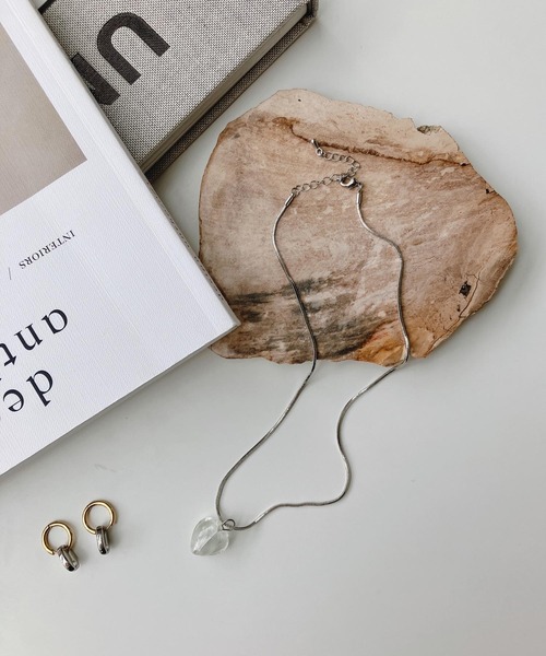 AS KNOW AS plus（アズノゥアズプラス）の「●ガラスハート スネークチェーンネックレス（ネックレス・レディース・ホワイト系その他/ブラウン系その他/グリーン系その他・FREE）」の7枚目の写真