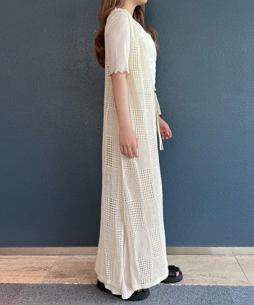 AS KNOW AS PINKY（アズノゥアズピンキー）の「ナチュラルムードなロングジレ（ベスト・レディース・ブラック/ベージュ/オフホワイト・FREE）」の4枚目の写真