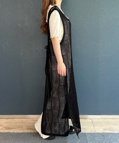 AS KNOW AS PINKY（アズノゥアズピンキー）の「ナチュラルムードなロングジレ（ベスト・レディース・ブラック/ベージュ/オフホワイト・FREE）」の19枚目の写真