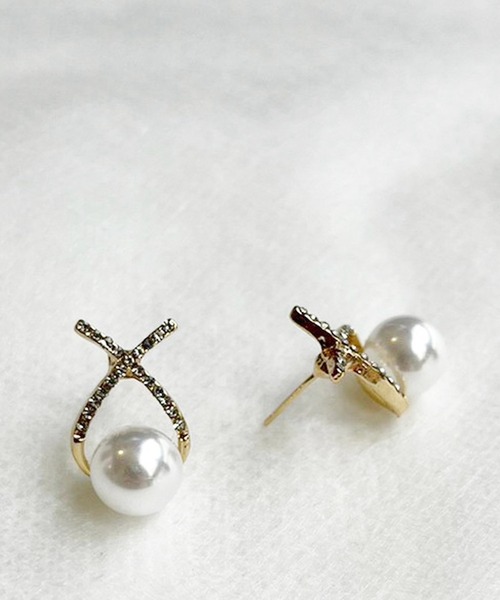 fiere(フィエール)の「ポイントキュートなピアス(ピアス(両耳用)・レディース・ホワイト/ゴールド/ゴールド系その他・FREE)」の12枚目の写真