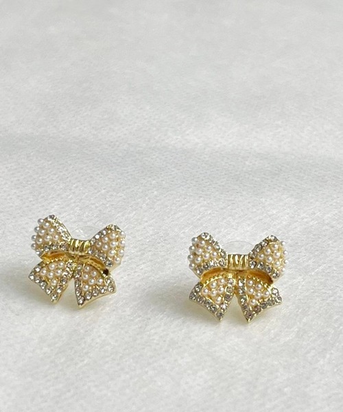 fiere(フィエール)の「ポイントキュートなピアス(ピアス(両耳用)・レディース・ホワイト/ゴールド/ゴールド系その他・FREE)」の18枚目の写真