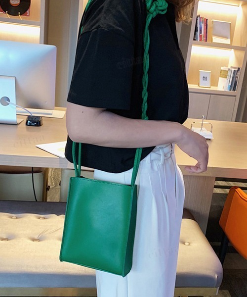 Dalfwin（ダールフィン）の「スクエアショルダーバッグ（ショルダーバッグ・レディース・ブラック/グリーン/アイボリー・ONE SIZE）」の7枚目の写真