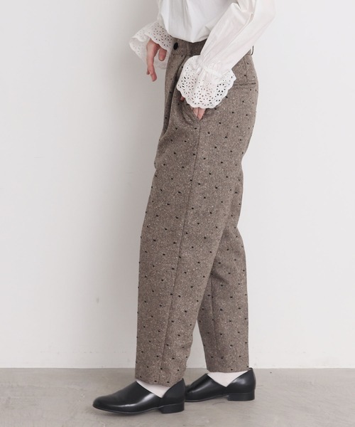 CHILD WOMAN(チャイルドウーマン)の「ツイードドット刺繍 テーパードパンツ(その他パンツ・レディース・ブラウン/チャコールグレー・36/38)」の19枚目の写真