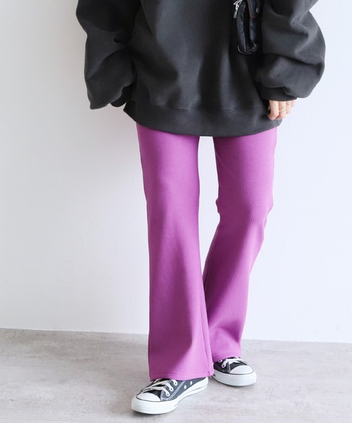 reca(レカ)の「裏起毛ボンディングセミフレアパンツ(その他パンツ・レディース・オリーブ/ブラック/パープル・FREE)」の2枚目の写真
