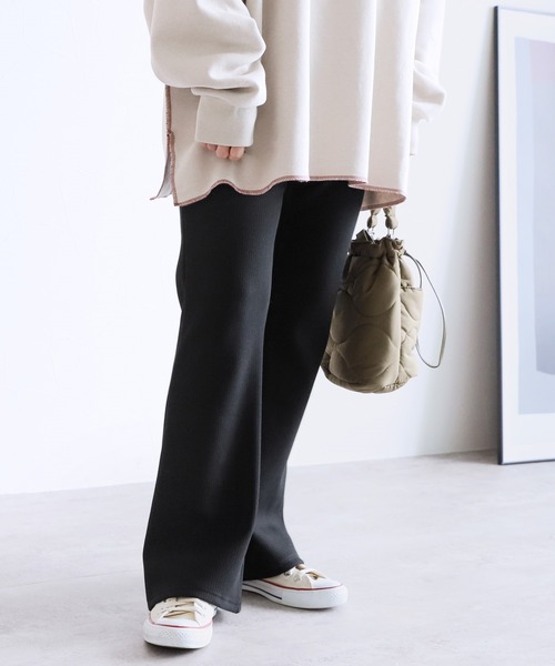 reca(レカ)の「裏起毛ボンディングセミフレアパンツ(その他パンツ・レディース・オリーブ/ブラック/パープル・FREE)」の4枚目の写真