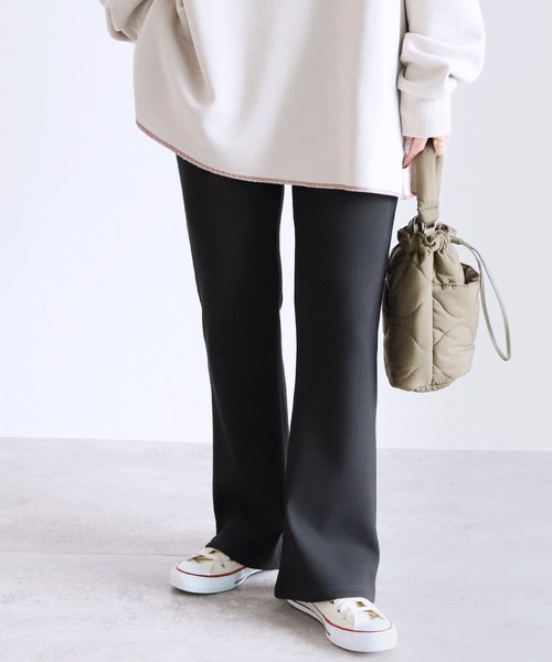 reca(レカ)の「裏起毛ボンディングセミフレアパンツ(その他パンツ・レディース・オリーブ/ブラック/パープル・FREE)」の5枚目の写真