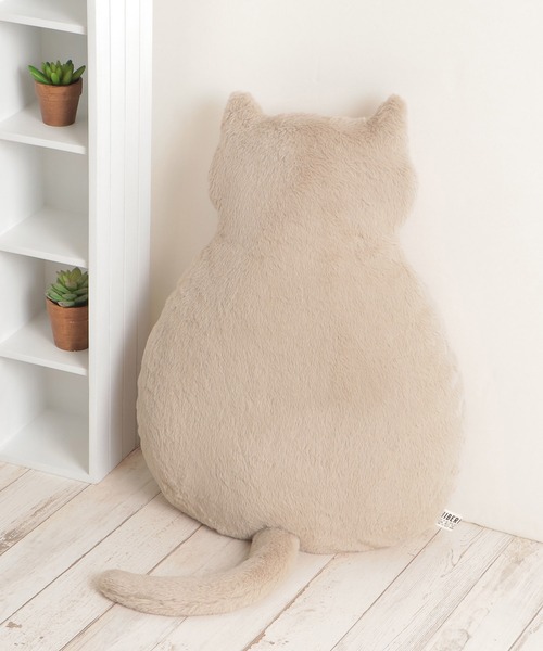 LBC（エルビーシー）の「HIBERNATION ネコクッション L（クッション/クッションカバー・レディース・ベージュ/ライトグレー/ピンク・FREE）」の3枚目の写真