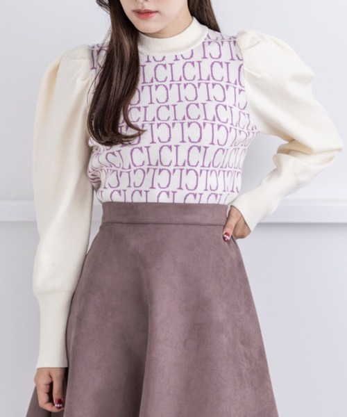clear(クリア)の「モノグラムロゴ長袖ニットトップス(ニット/セーター・レディース・グレイッシュベージュ/ブルーグレー/ブラック/アイボリー・F)」の2枚目の写真